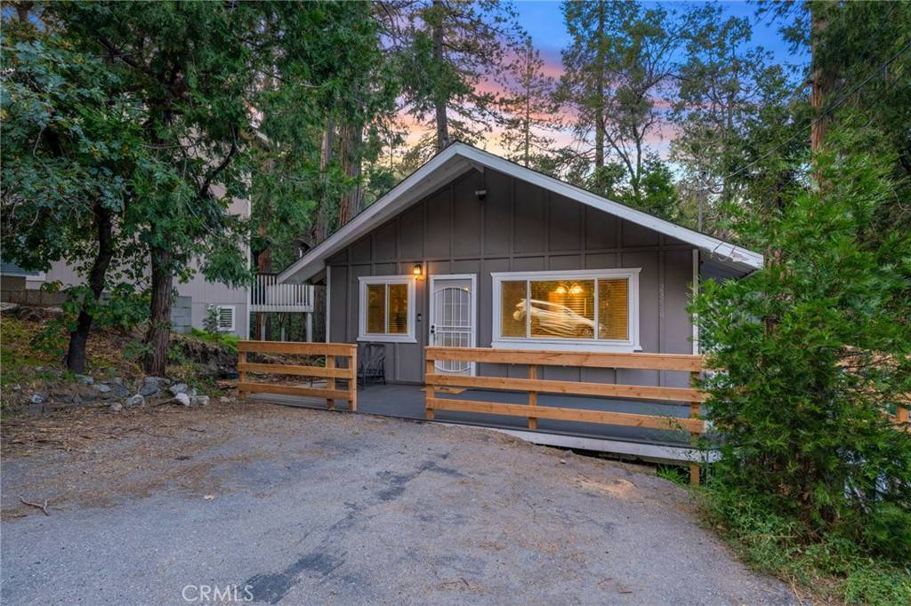 Crestline, CA 92325,23730 Shady LN