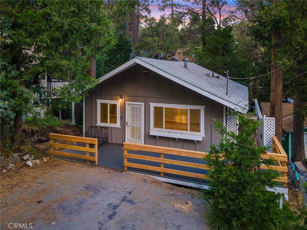 Crestline, CA 92325,23730 Shady LN