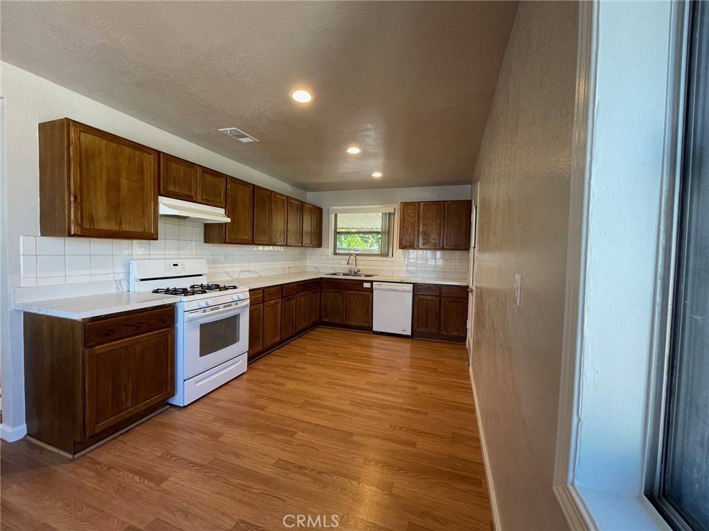 Rialto, CA 92376,172 E Ramona DR