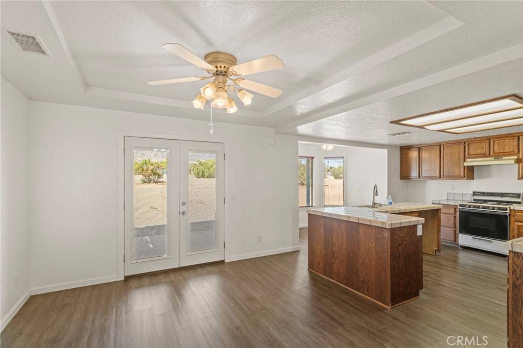 Phelan, CA 92371,9414 Burbank RD