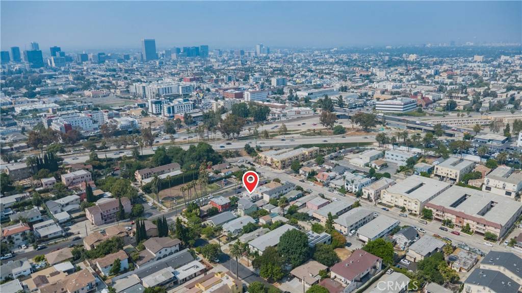 Los Angeles, CA 90004,3875 Middlebury ST