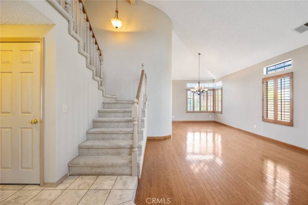 La Verne, CA 91750,5795 Blackbird LN