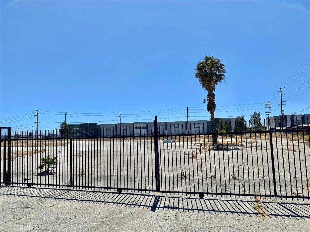 Fontana, CA 92335,10238 Cherry AVE
