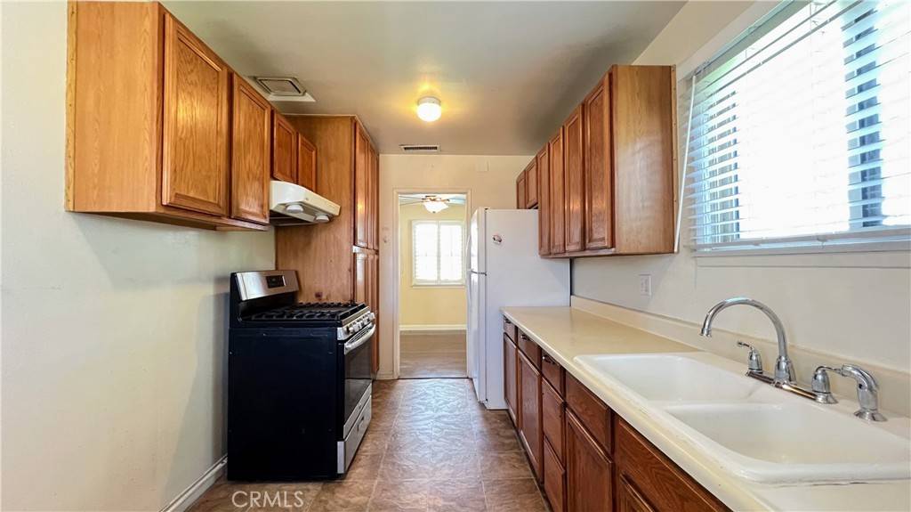 La Puente, CA 91744,14321 Temple AVE