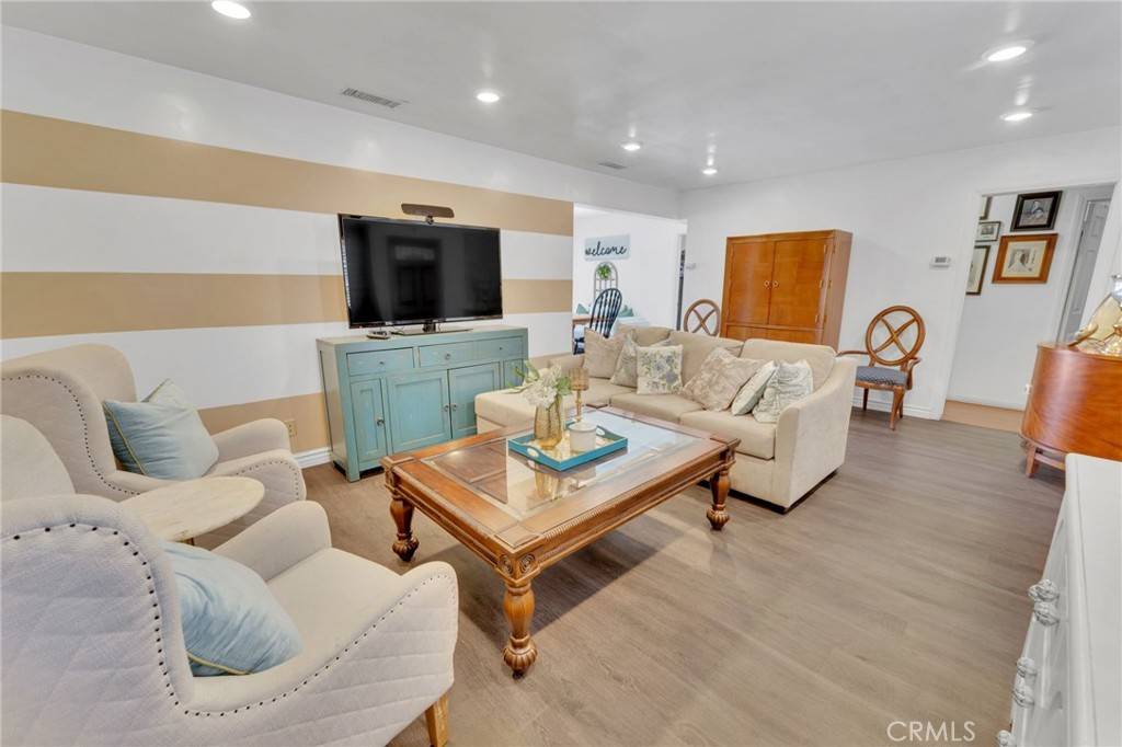 Montclair, CA 91763,10189 Mills AVE