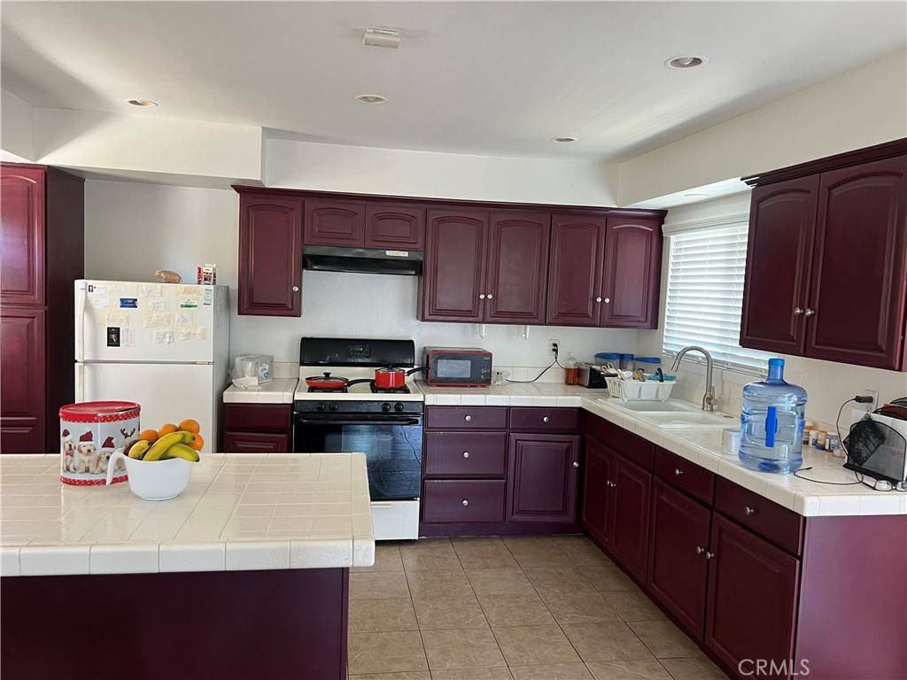 La Puente, CA 91744,16256 Appleblossom ST