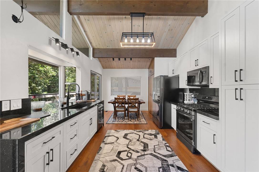Crestline, CA 92325,965 Lausanne DR