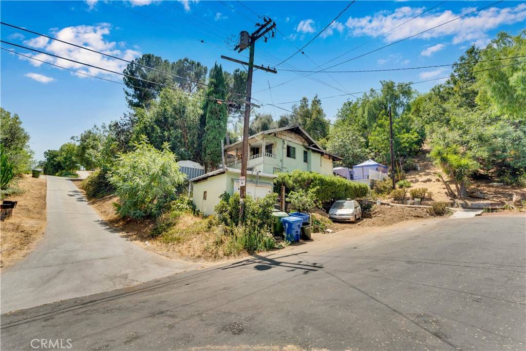 Los Angeles, CA 90042,5460 Nordyke ST