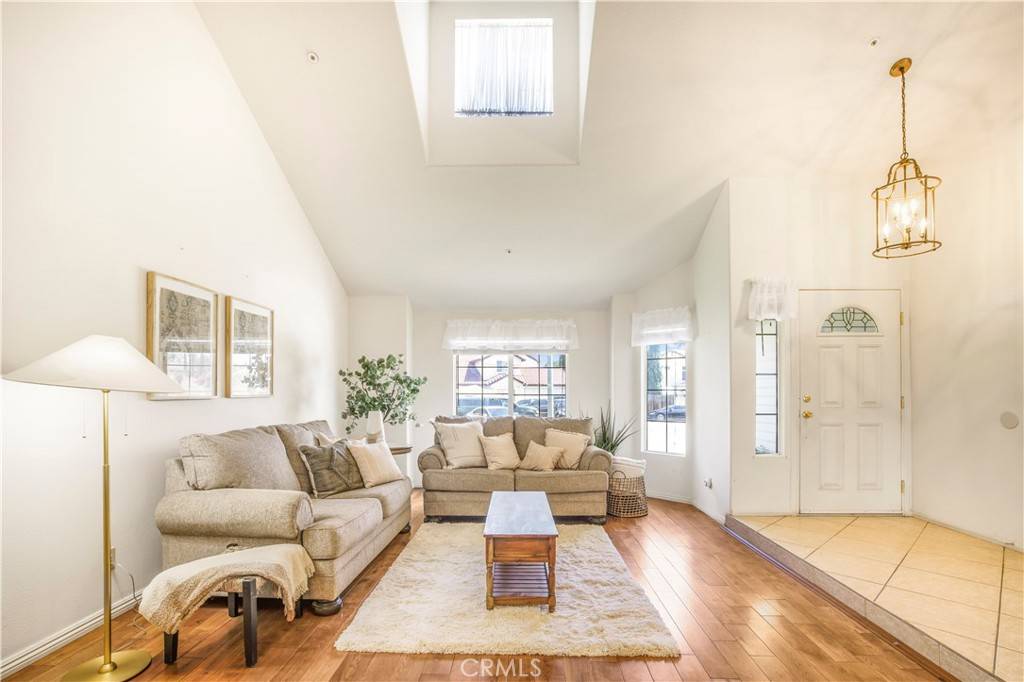 Fontana, CA 92336,14911 Brighton CT