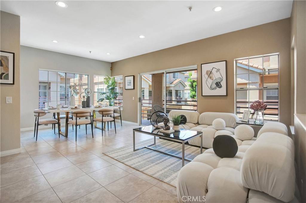Hawthorne, CA 90250,13983 Lemoli AVE