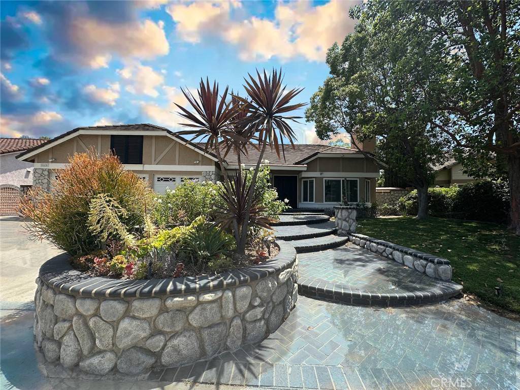 Yorba Linda, CA 92887,21630 Dunrobin WAY