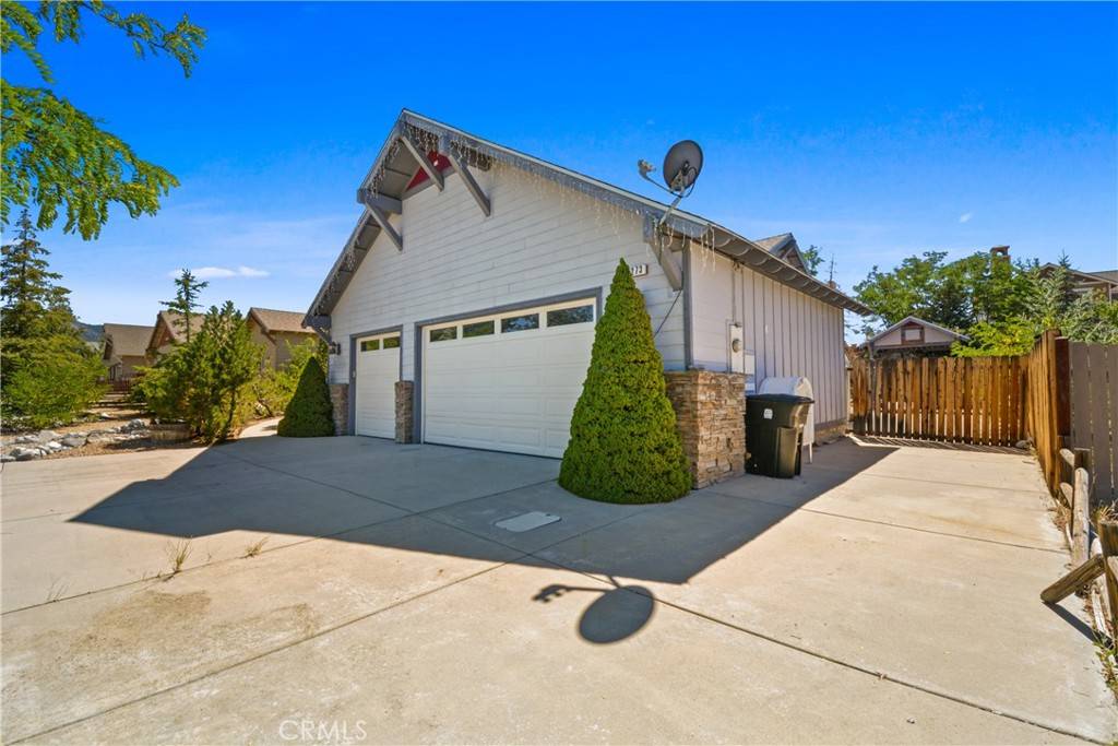 Big Bear City, CA 92314,273 Pine LN