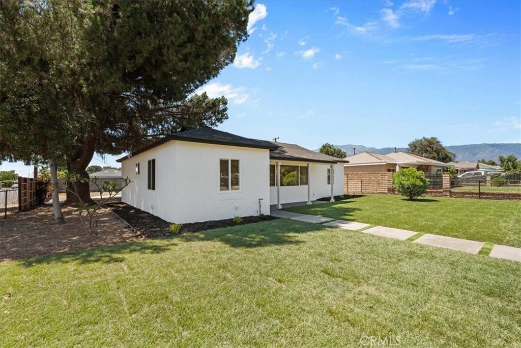 Fontana, CA 92335,8316 Reseda AVE