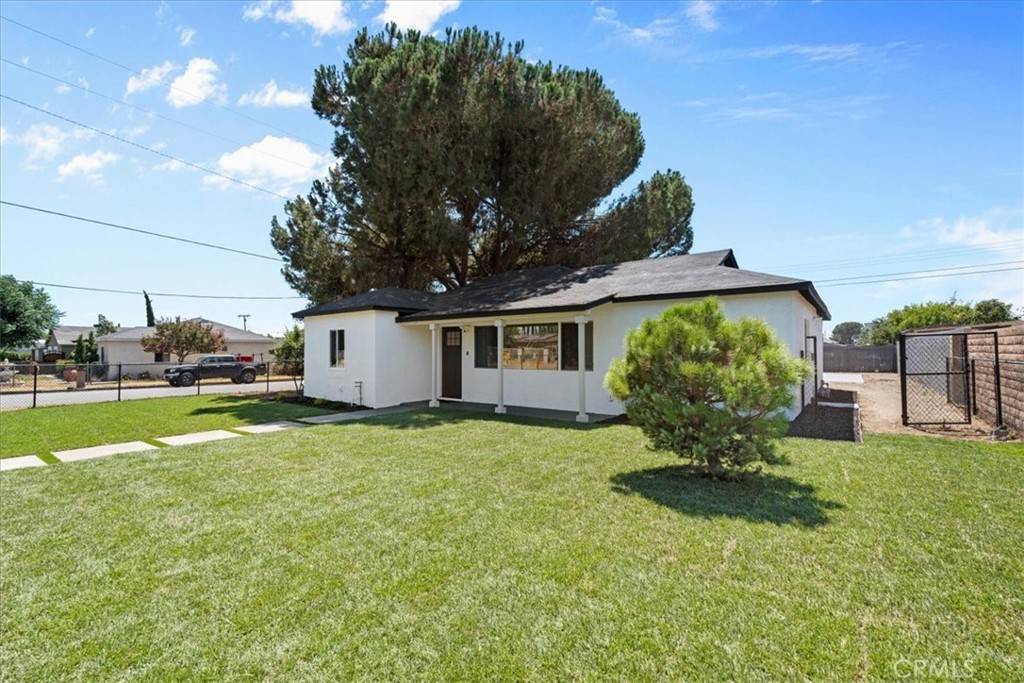Fontana, CA 92335,8316 Reseda AVE