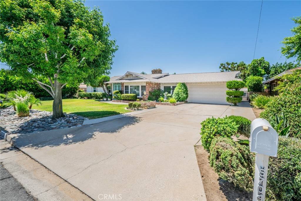 Rialto, CA 92377,5704 Olive AVE
