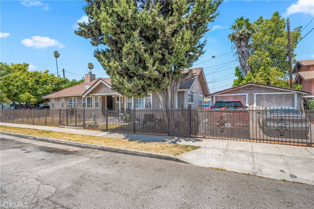 Los Angeles, CA 90003,439 W 76th ST