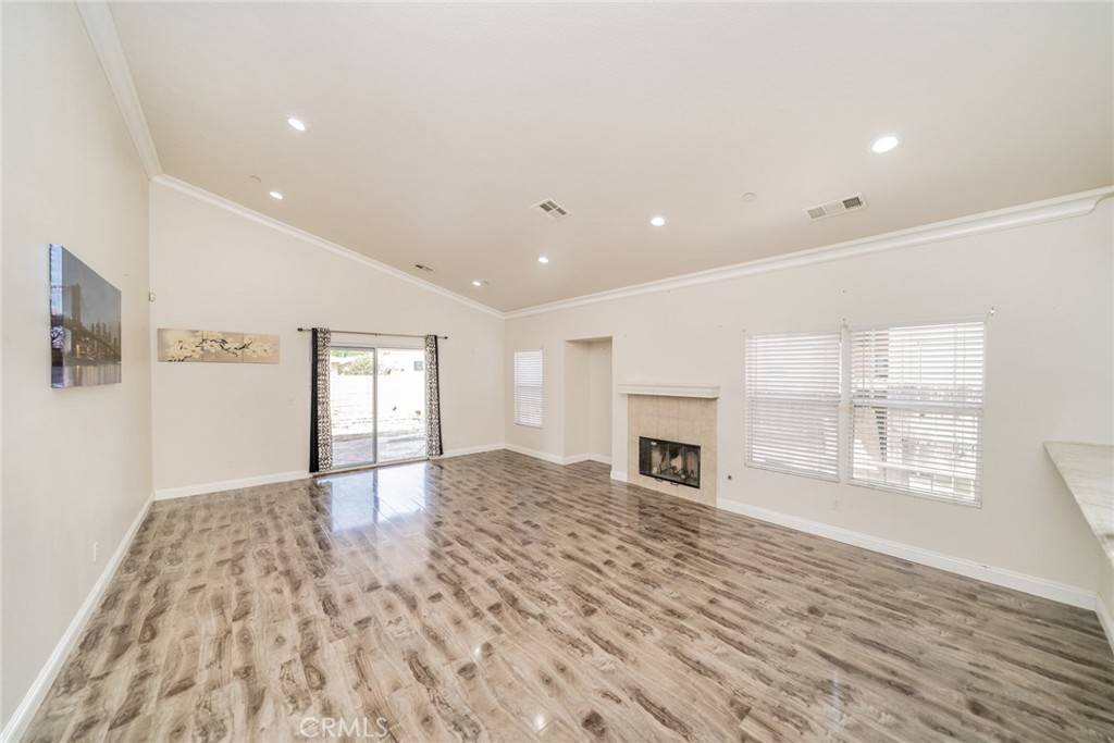 Highland, CA 92346,7404 Marshall CT