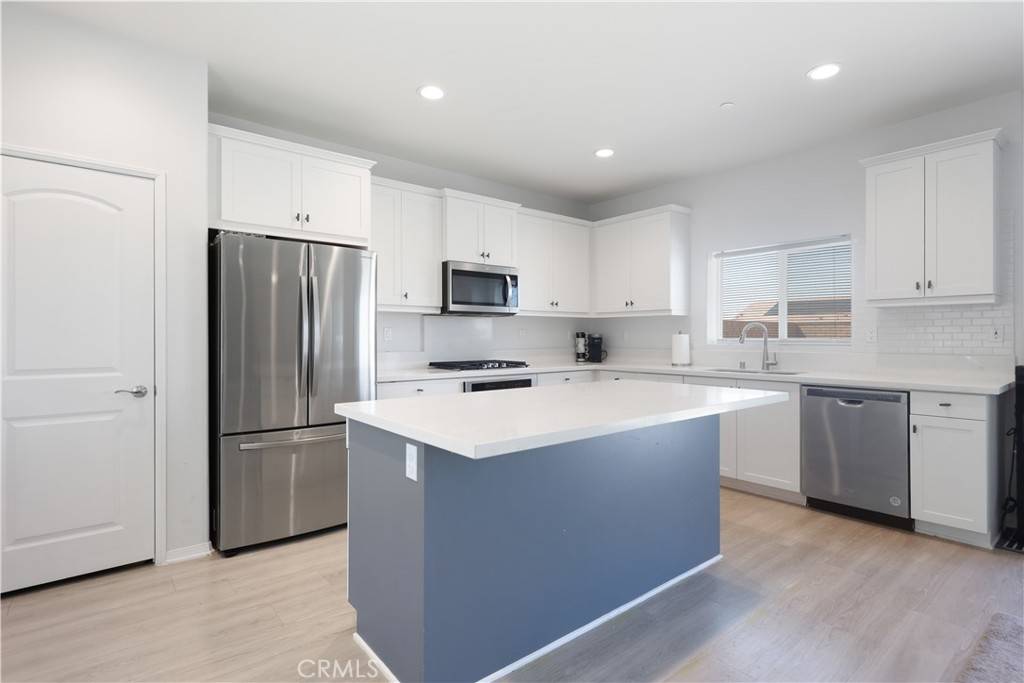 Victorville, CA 92392,11736 Fresh Meadow PL