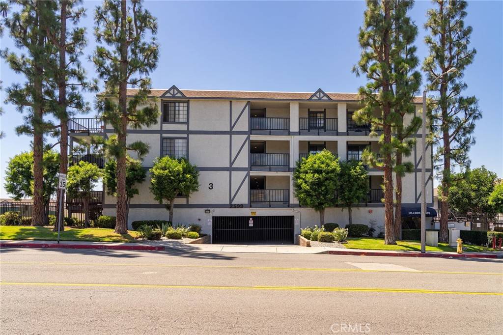 Signal Hill, CA 90755,2599 Walnut AVE #330