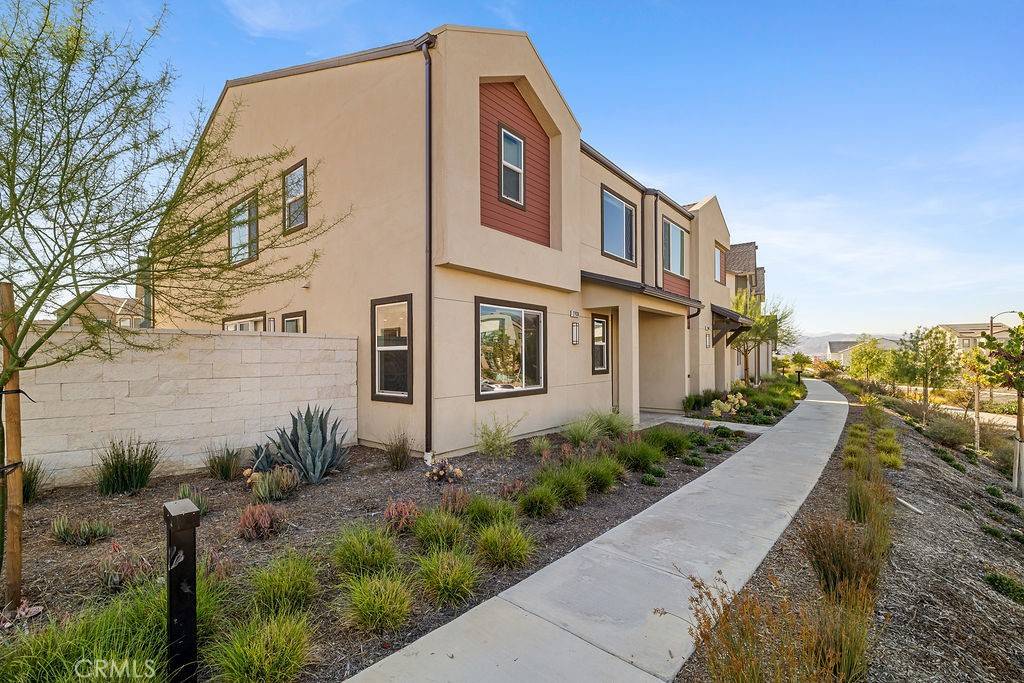 Valencia, CA 91381,27636 Symphony PL