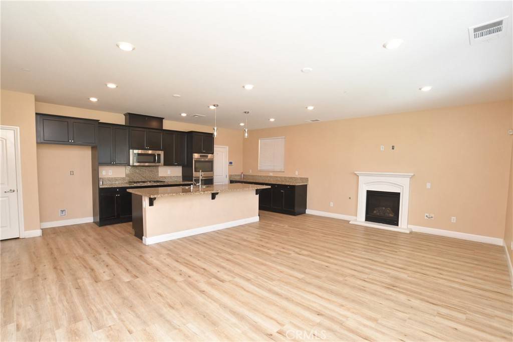 Fontana, CA 92336,8011 Sea Salt AVE