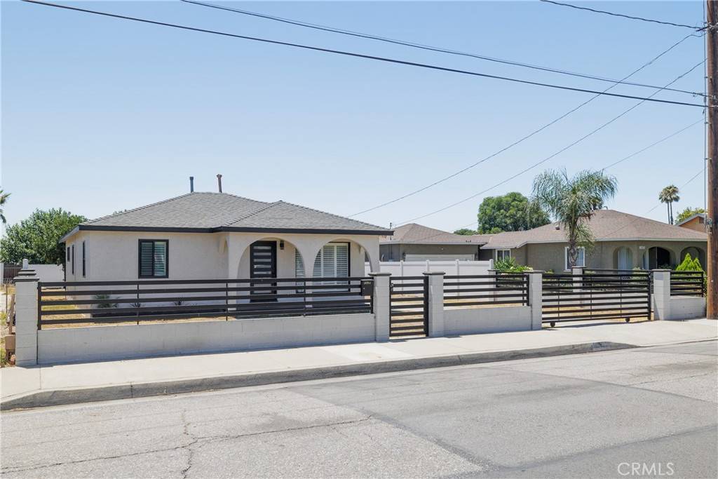 Fontana, CA 92335,16251 Ivy AVE