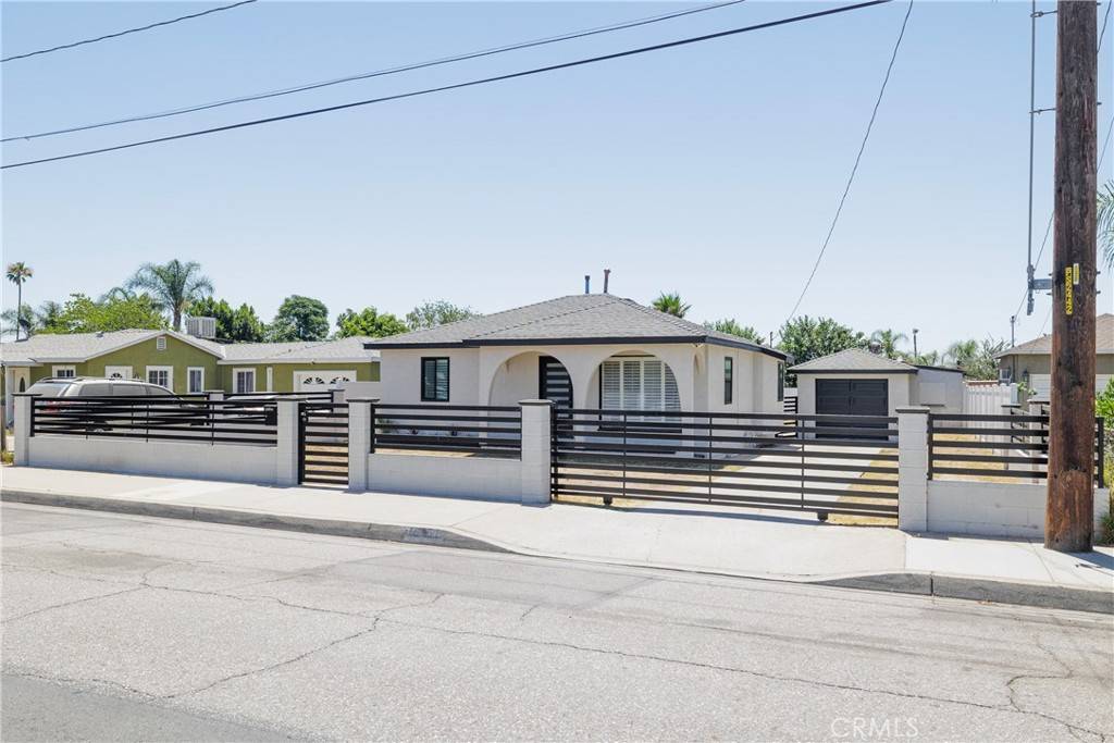 Fontana, CA 92335,16251 Ivy AVE