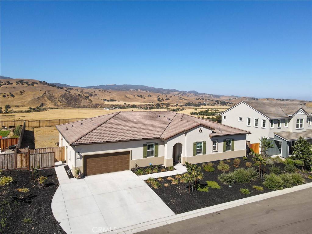 Hollister, CA 95023,208 Luna WAY