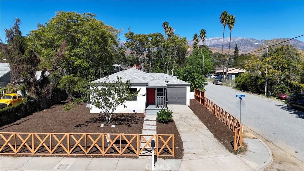 Banning, CA 92220,911 W George ST