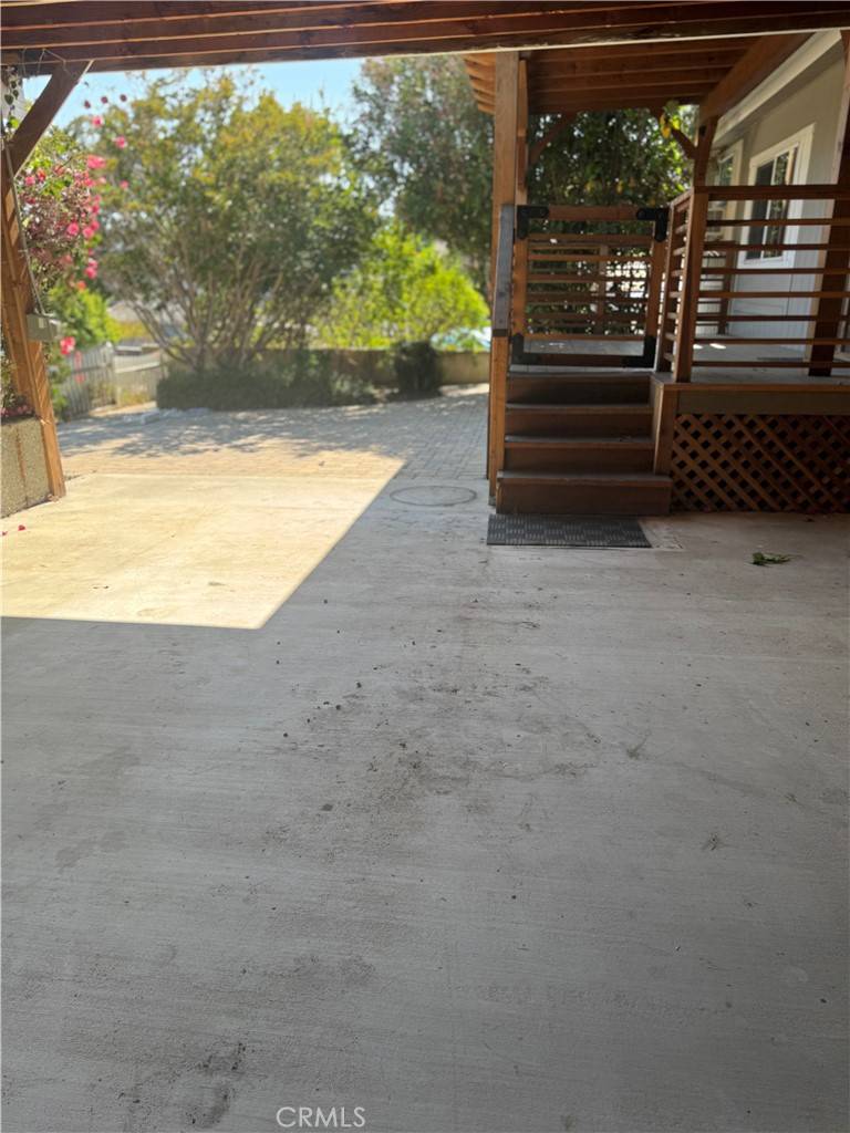 Ventura, CA 93001,343 Bard LN