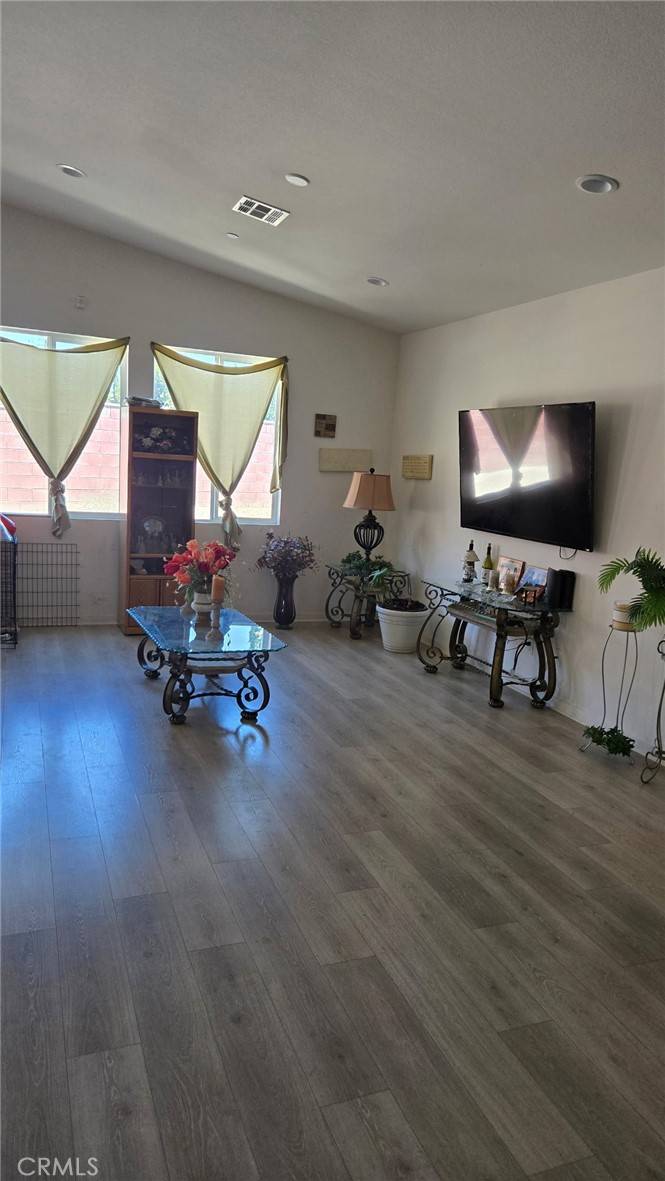Highland, CA 92346,7993 Palermo CT