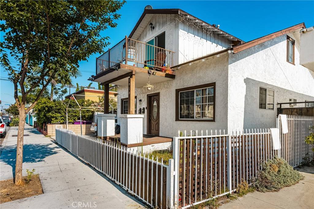 Long Beach, CA 90813,1912 E 10th ST