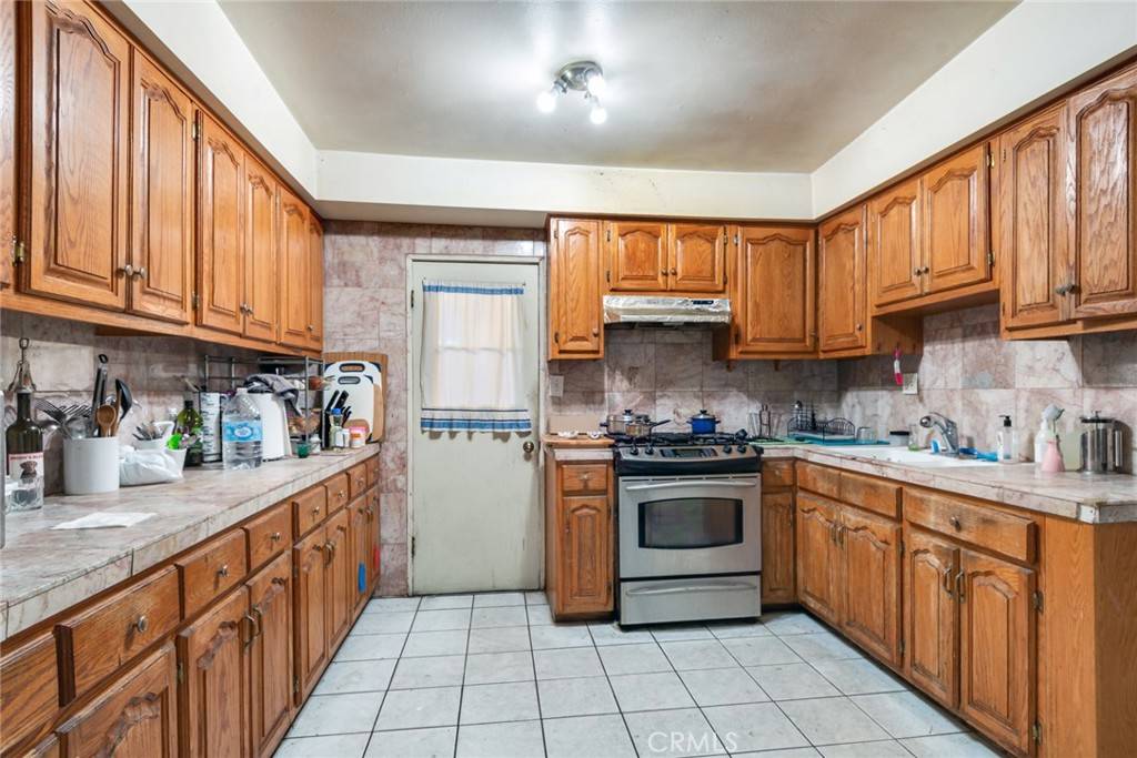 Fullerton, CA 92832,530 W Elm AVE
