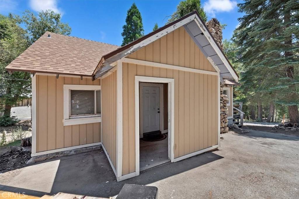 Twin Peaks, CA 92391,26166 State Highway 189