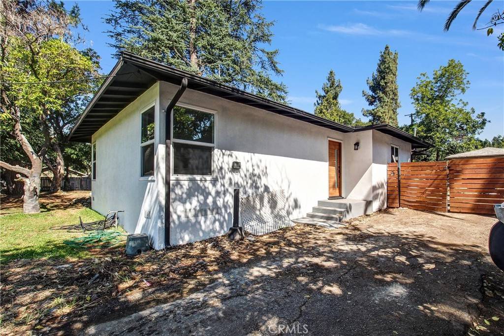 Claremont, CA 91711,207 W Arrow