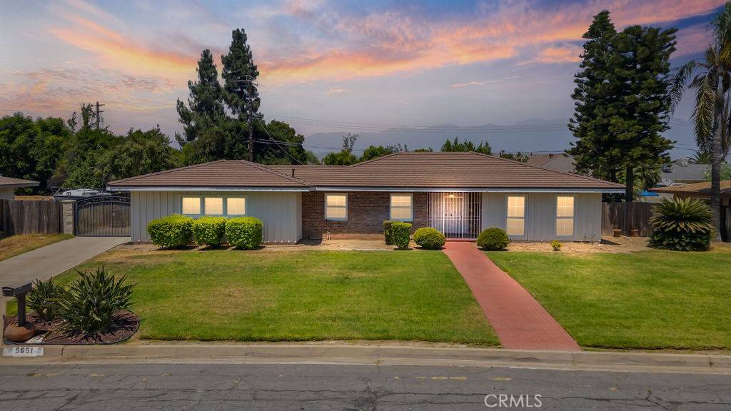 Rialto, CA 92377,5651 Magnolia AVE