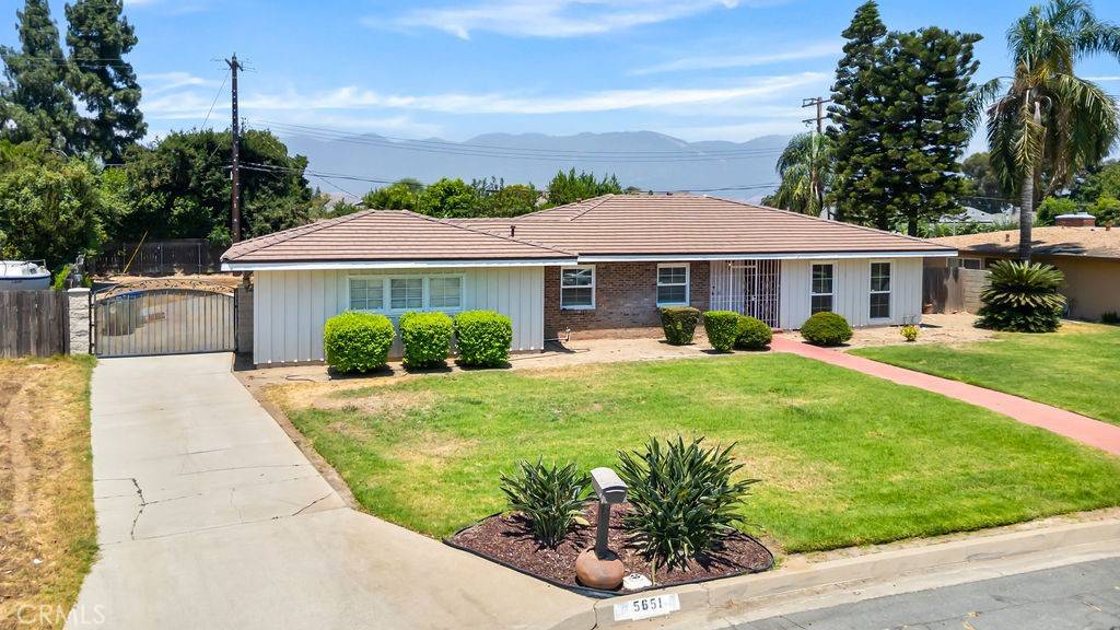 Rialto, CA 92377,5651 Magnolia AVE