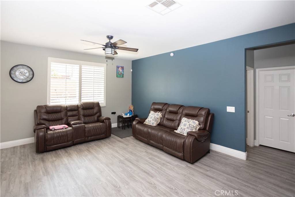 Fontana, CA 92336,5332 Trailhawk AVE