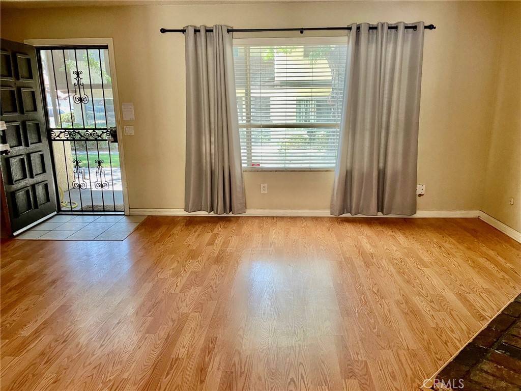 Colton, CA 92324,1077 Santo Antonio DR #15