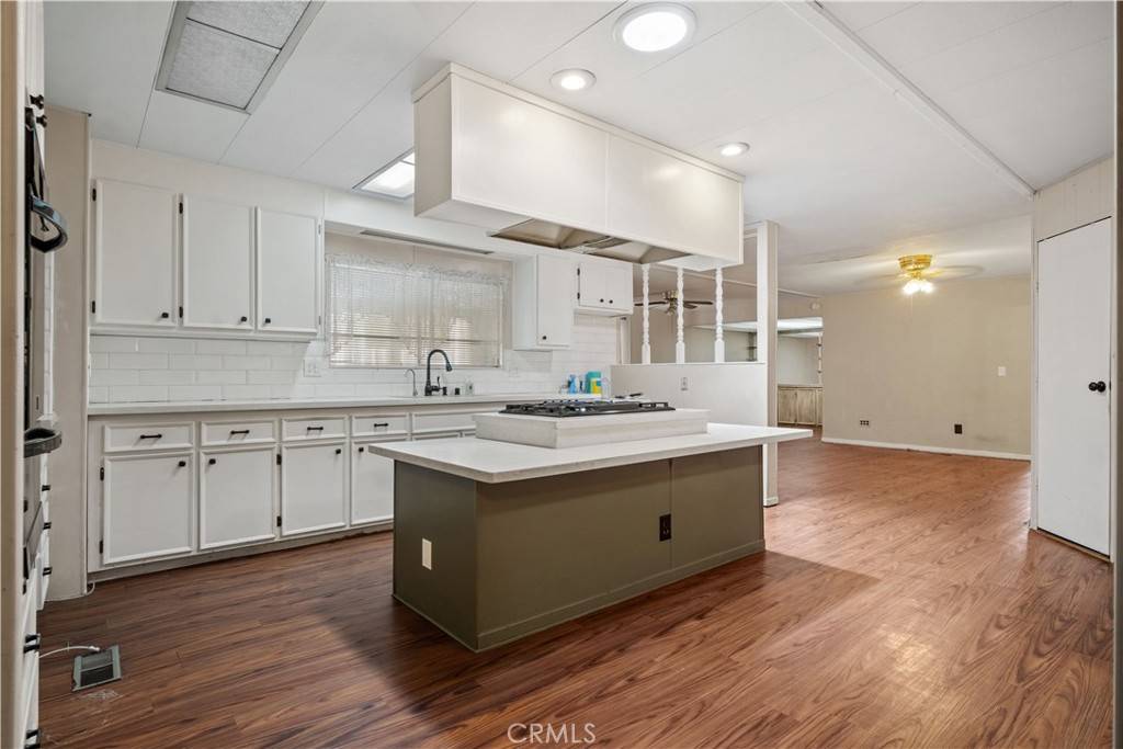 Victorville, CA 92395,13393 Mariposa RD #169