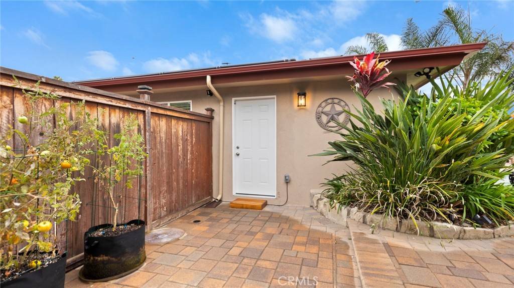 Claremont, CA 91711,330 Teasdale DR
