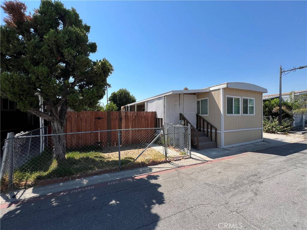 Fontana, CA 92335,17333 140E Valley BLVD #101