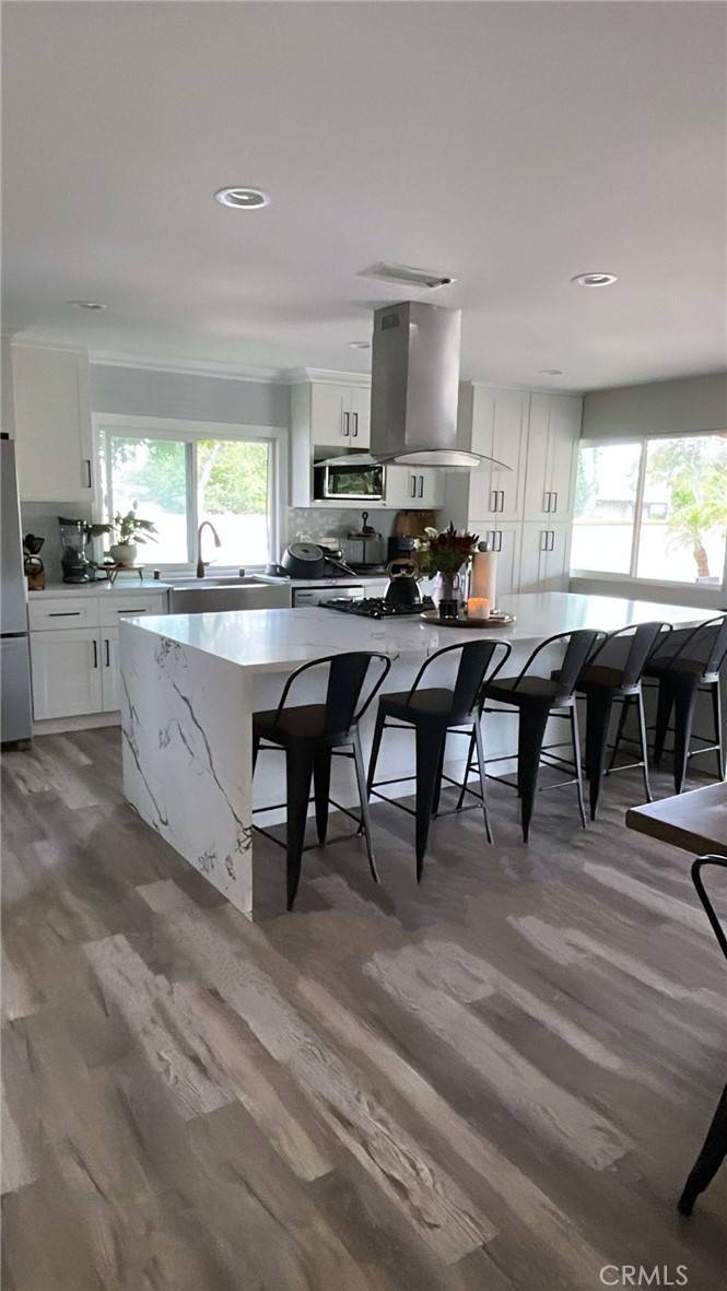Ontario, CA 91761,2424 S LAKE AVE