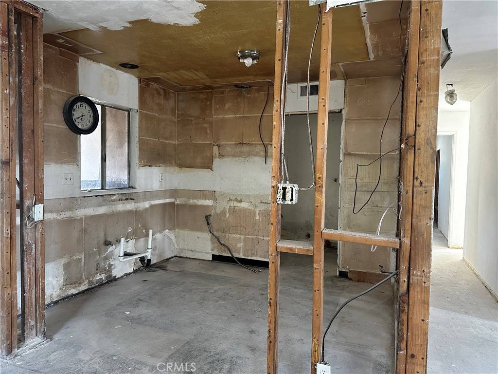 Azusa, CA 91702,1018 N Sunset AVE