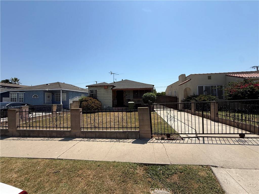 Los Angeles, CA 90061,126 E 118th PL