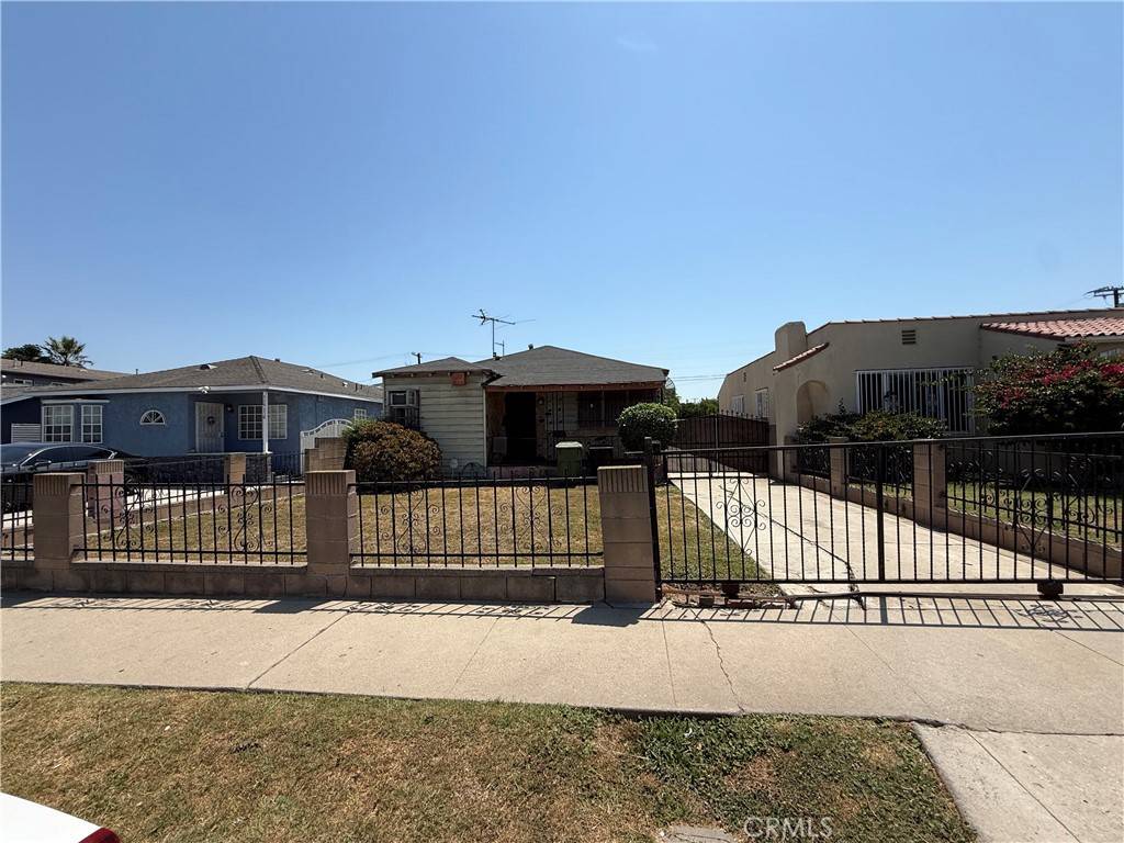 Los Angeles, CA 90061,126 E 118th PL