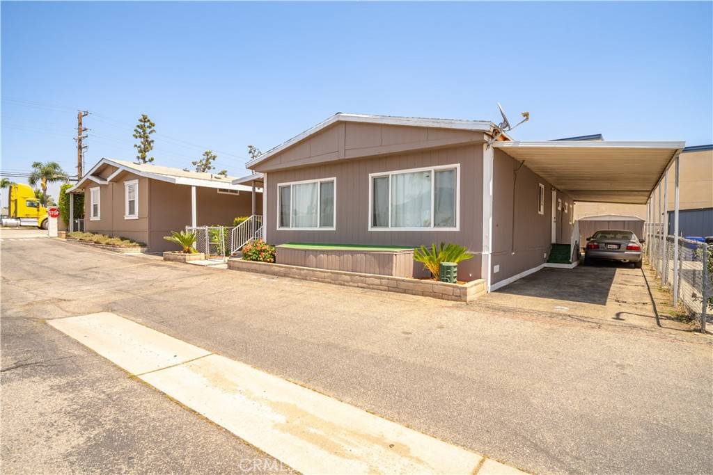 Fontana, CA 92335,17377 Valley BLVD #2