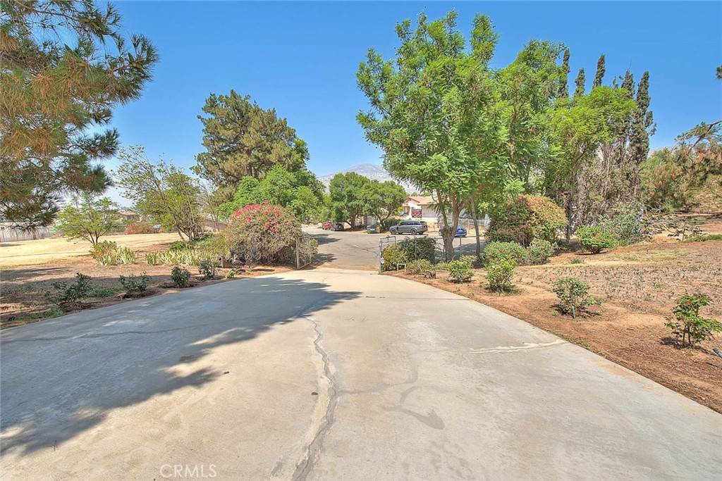 Jurupa Valley, CA 92509,6572 Karen LN