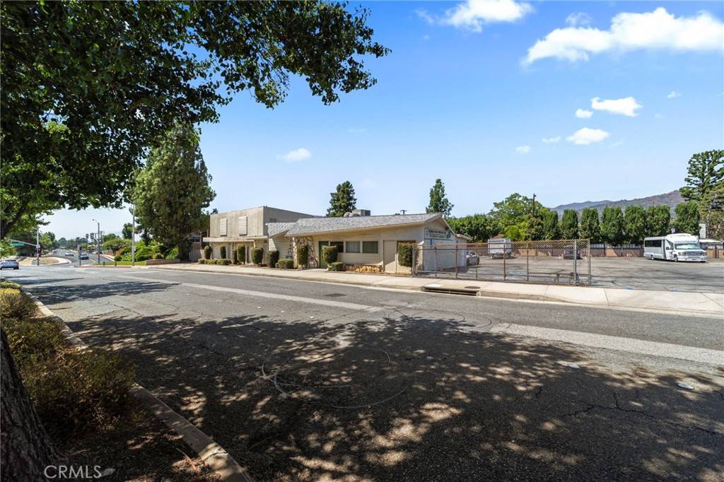 Glendora, CA 91740,1749 E Route 66
