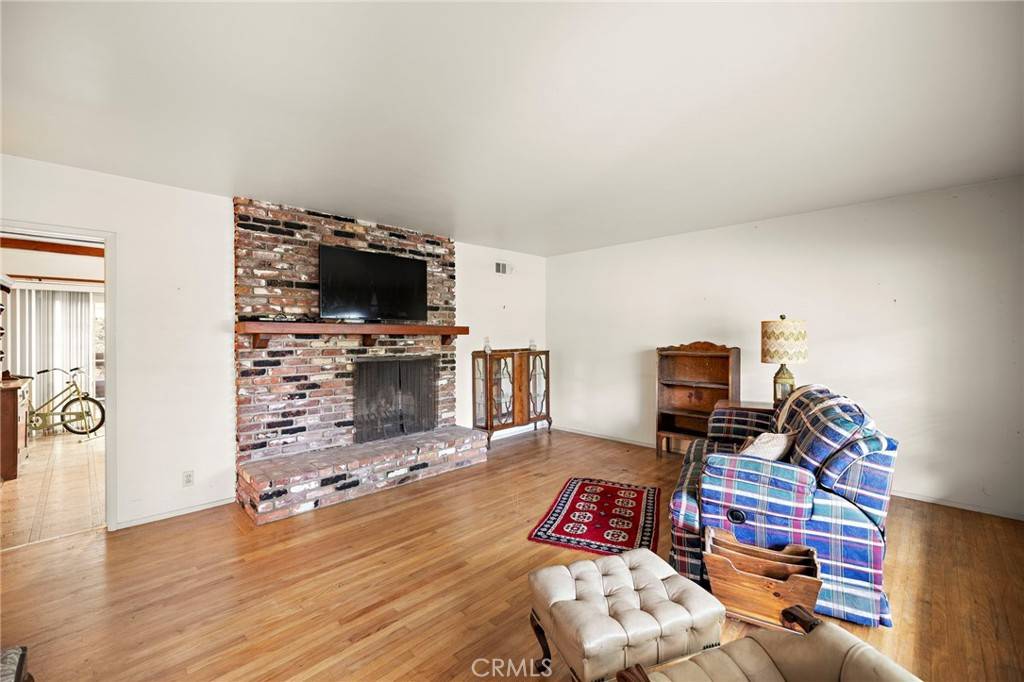 Glendora, CA 91741,430 N Loraine AVE